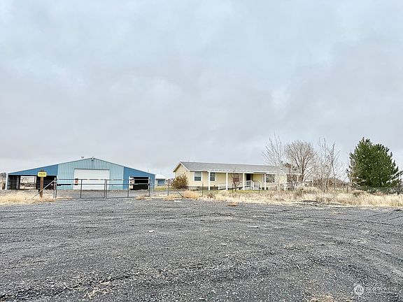 2nd image of 7525 NE Rd D