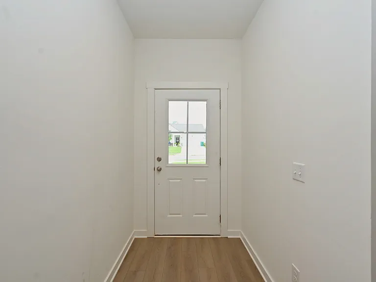 7187 Sutton Dr — Photo 3