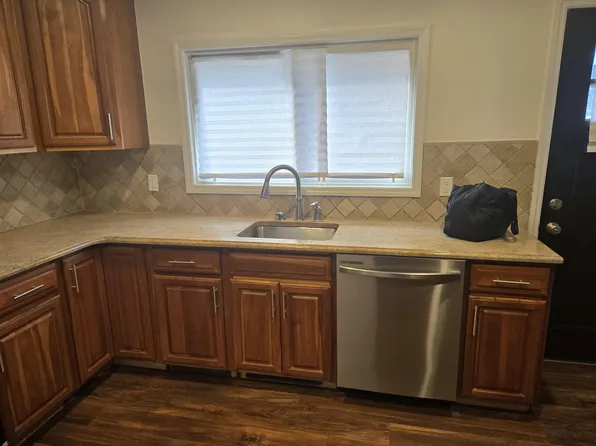 (undisclosed Address), Levittown, NY 11756