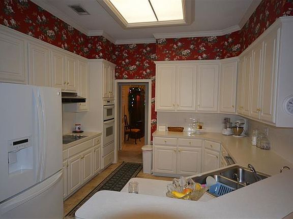 5th image of 704 Gibraltar Ln