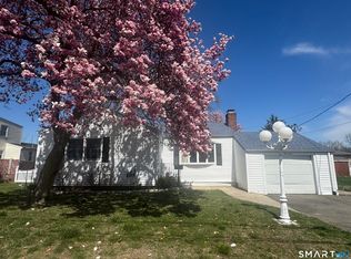 612 Goldenrod Ave, Bridgeport, CT 06606