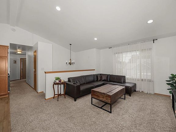 5th image of 18117 E Michielli Ave