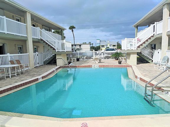 3rd image of 180 Flagler Ln APT 28