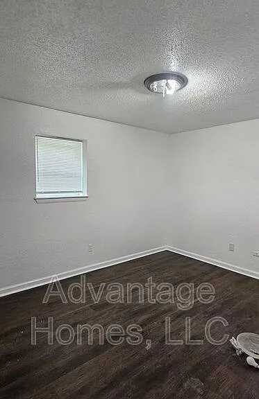 711 N 70th St #B — Photo 8