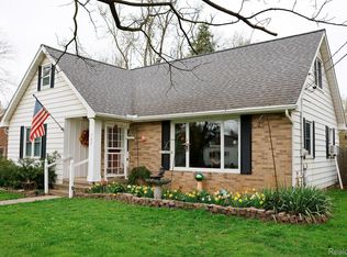 307 S Bridge St, Linden, MI 48451