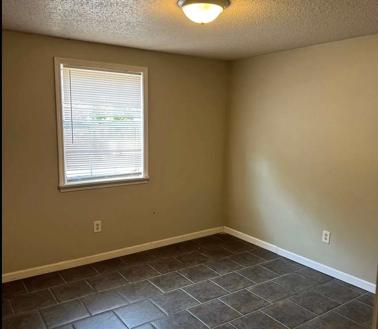 2 bed, 760 sqft, $795 — Photo 3