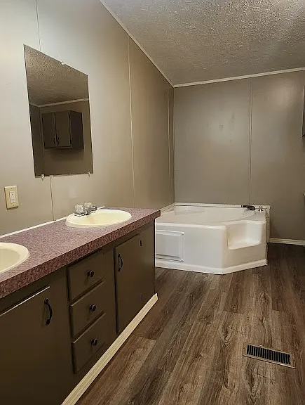 127 Rachel Cv — Photo 17