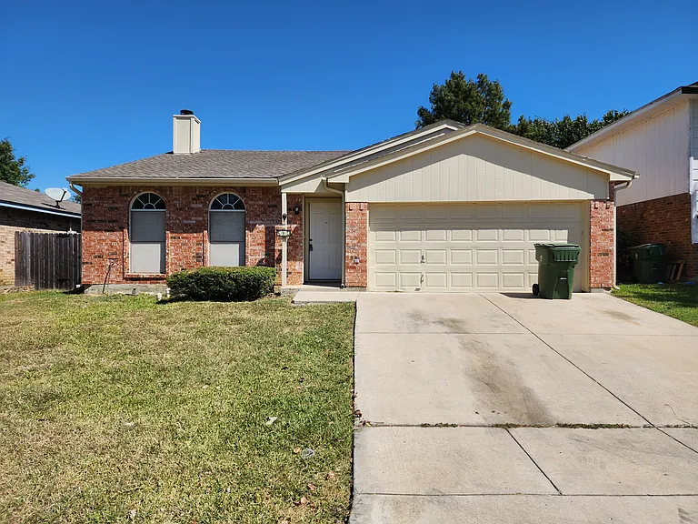 607 Hollyberry Dr — Photo 36