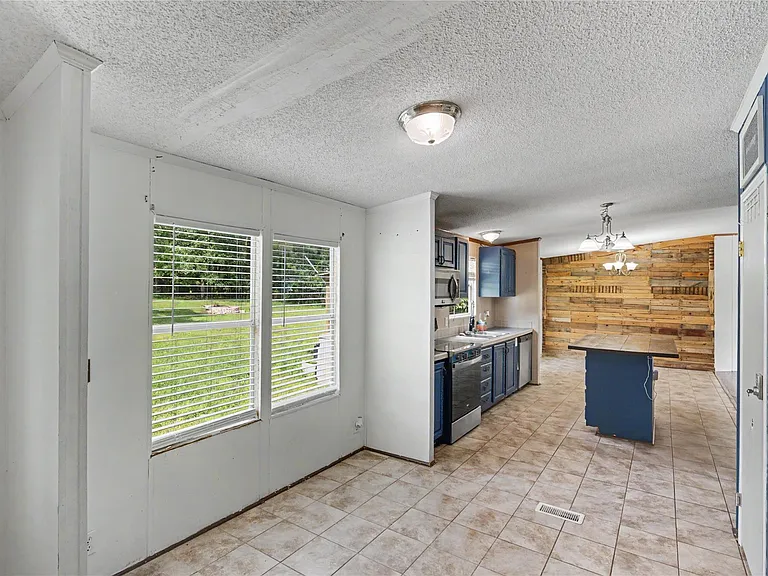 17685 Todd St — Photo 35