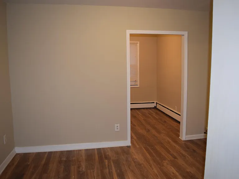 99 Leroy Pl — Photo 5