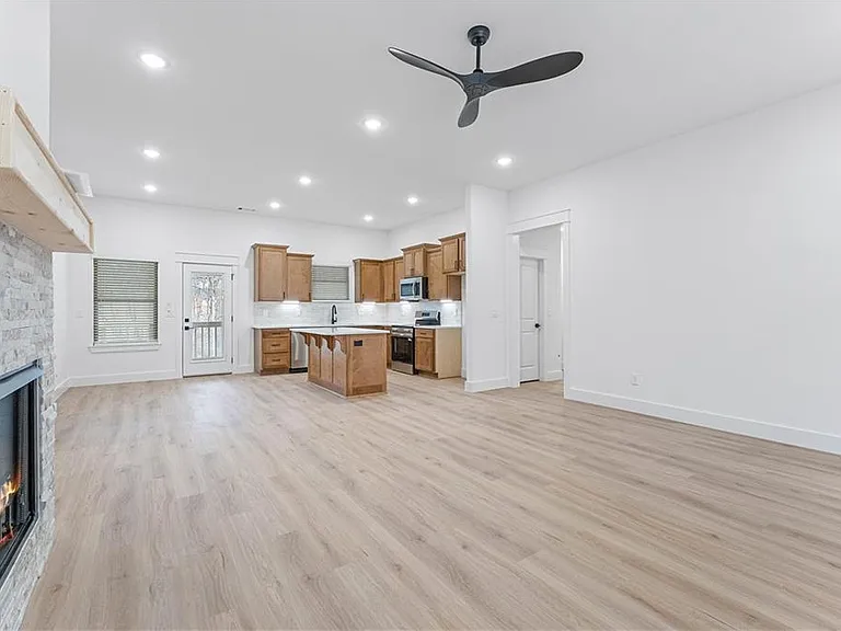 16 Celtic Dr — Photo 2