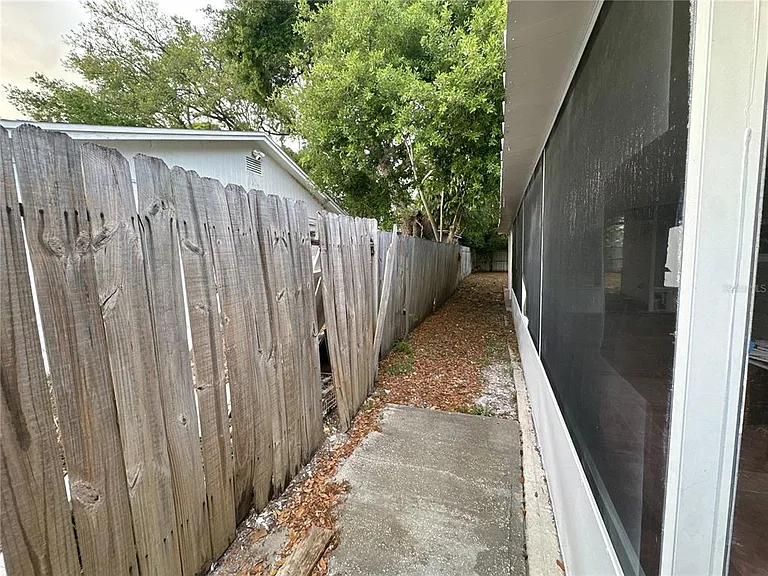4421 Gandy Cir — Photo 46