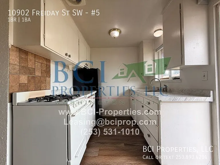 10902 Freiday St SW #5 — Photo 3