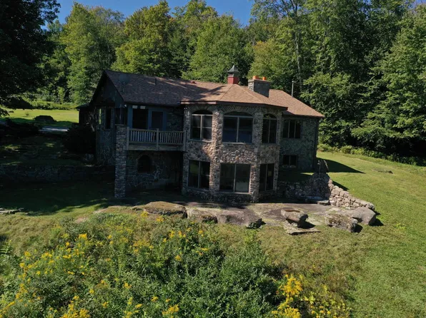 35 Duck Harbor Rd, Honesdale, PA 18431