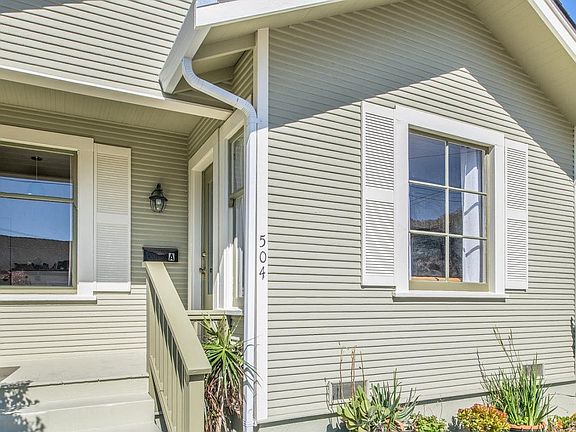 Unit A front entrance.