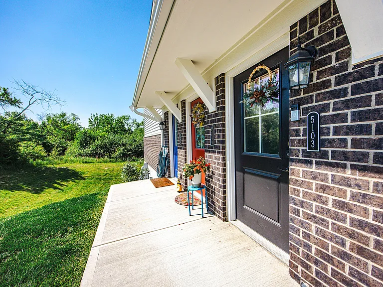 5103 Hazeltine Ln — Photo 3
