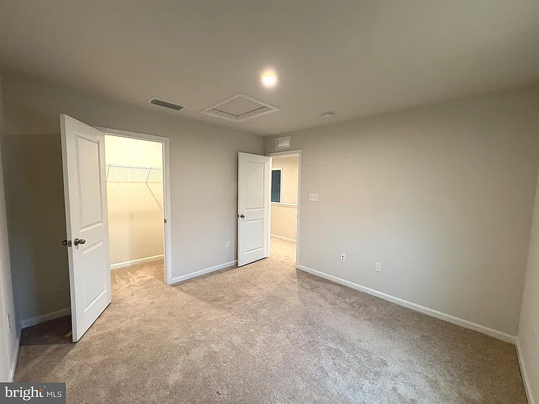 27003 Greenleaf Dr — Photo 11