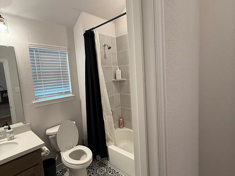 1072 Tara Ct — Photo 8