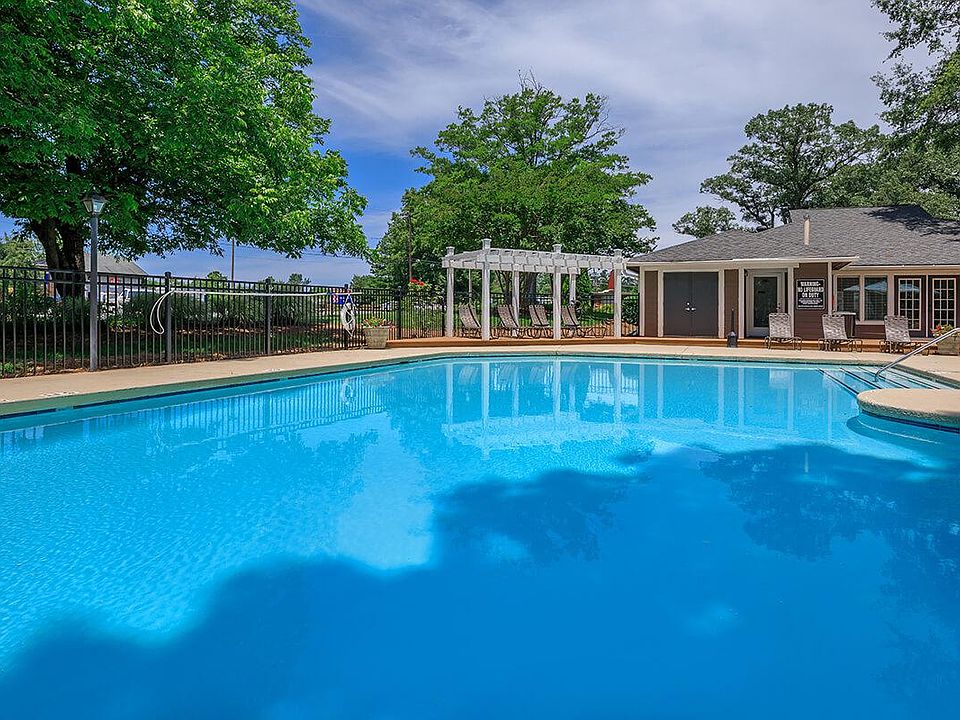 1st image of 1700 Chambers Dr #1712-11