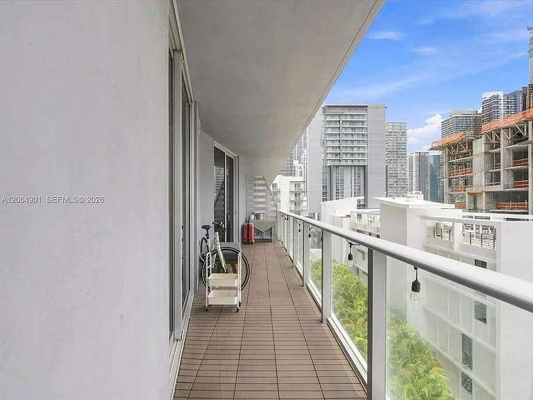 1010 SW 2nd Ave #1009 — Photo 23