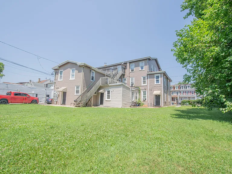 200 E Broad St #5 — Photo 10