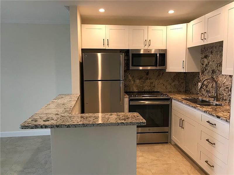 1st image of 118 Oakridge I #118