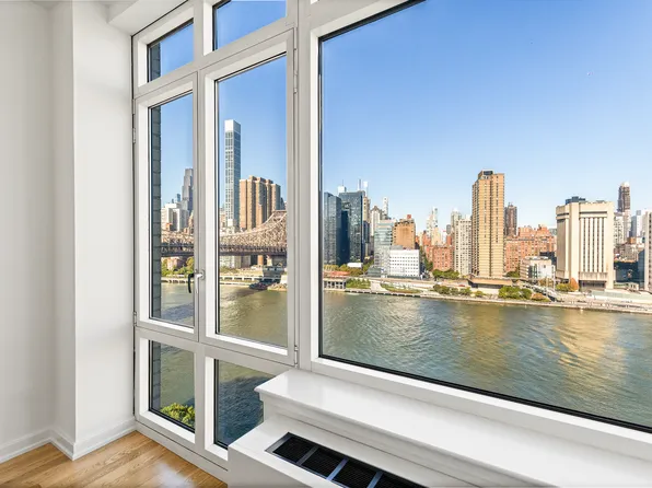 415 Main Street image 8 of 28