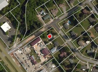 1206 Oakwood St NW, Hartselle, AL 35640