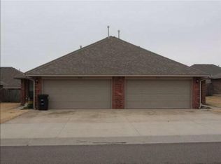 908 SW 36th St, Moore, OK 73160