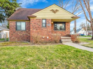 17010 Mayfield St, Roseville, MI