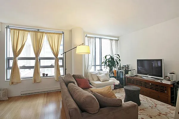 Rented by Corcoran | media 12