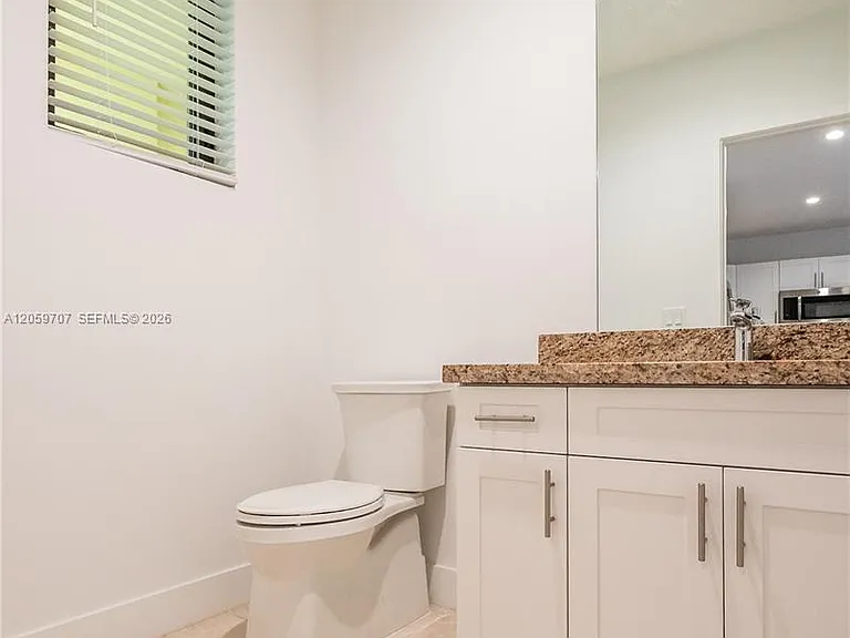 1091 Galiano St #102 — Photo 26