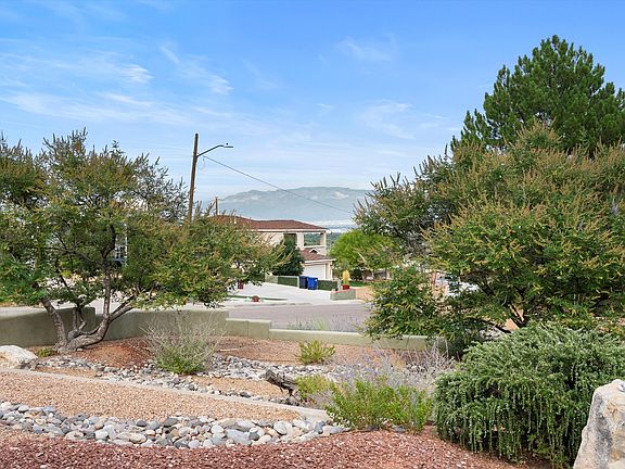 2nd image of 1449 Crescent Dr NW