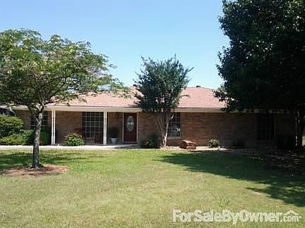 Ranch style one story home
						:
						4 bedroom 2 1/2 bath 3 car garage on almost 1 acre. City conveniences.