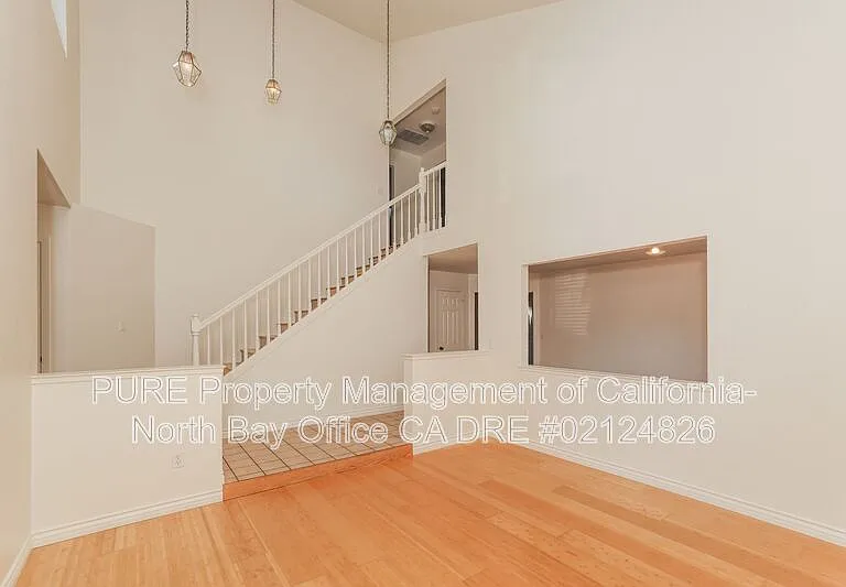 8 Voss Park Cir — Photo 4