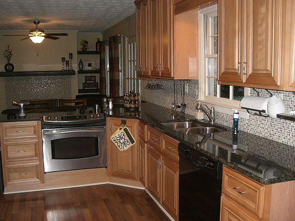 2nd image of 2847 Winn Dr