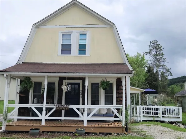 244 California Ave, Laughlintown, PA 15655