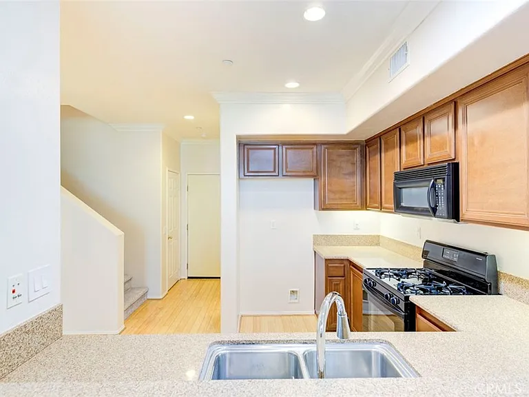 7 Chilmark St — Photo 8