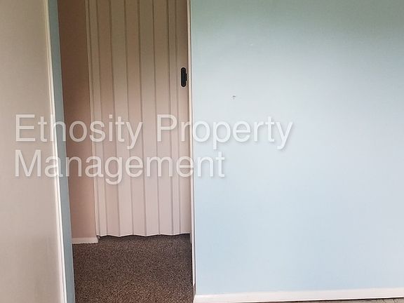 3rd image of 7020 S Manor Dr