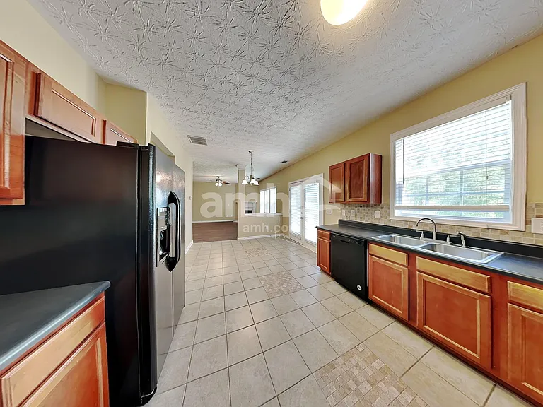 6165 Ambercrest Ct — Photo 4