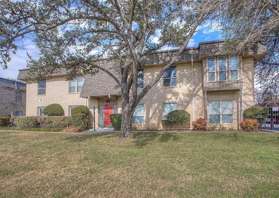 1st image of 4320 Bellaire Dr S APT 107W
