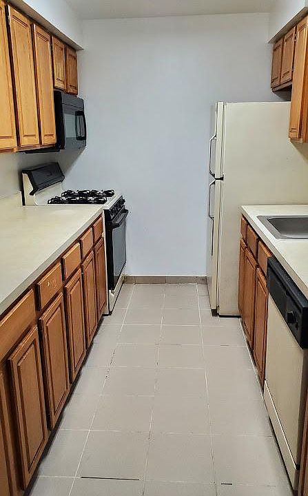 1st image of 137 Two Norther Blvd #8