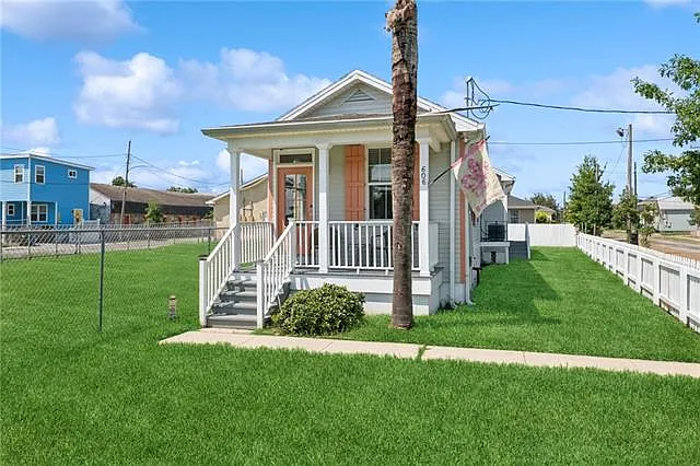 606 De Armas St — Photo 21