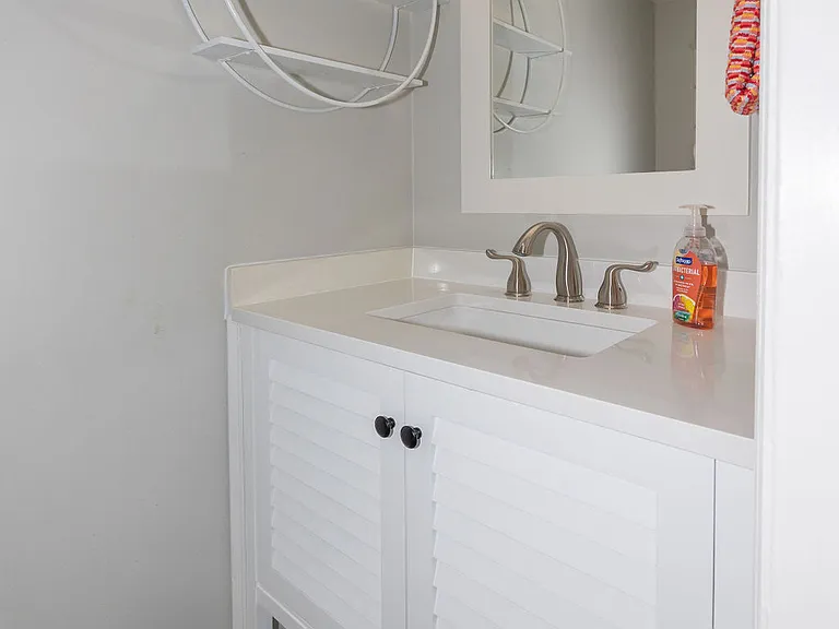 1810 Violet Ct — Photo 8