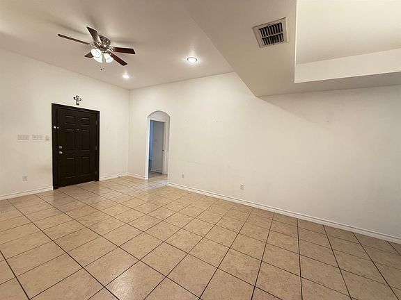 3rd image of 1507 Riddle Dr