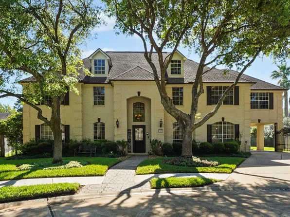 19 Calleston Court, Sugar Land, TX 77479