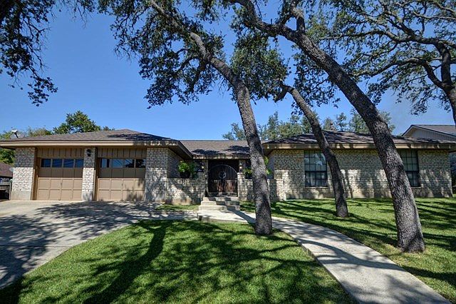 1st image of 2106 Westridge Cir