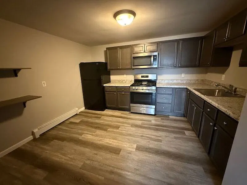 2 bed, 1.0 bath, 800 sqft, $825 — Photo 3