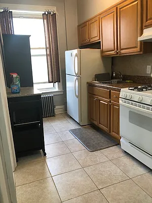 Rented by Alexiou Realty | media 23