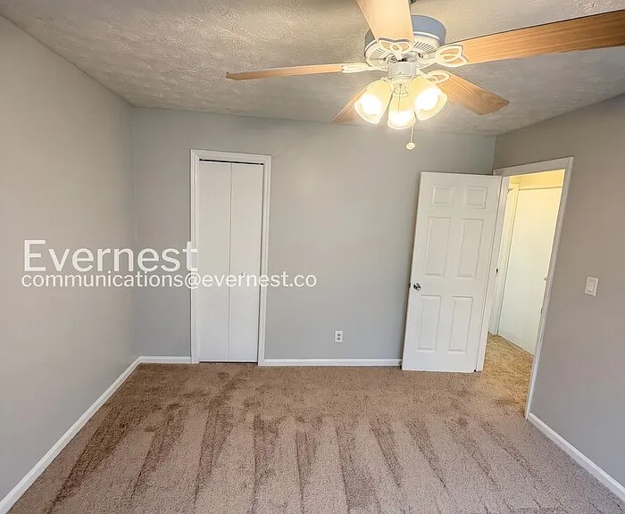 1760 Wesley Way NW #C — Photo 9